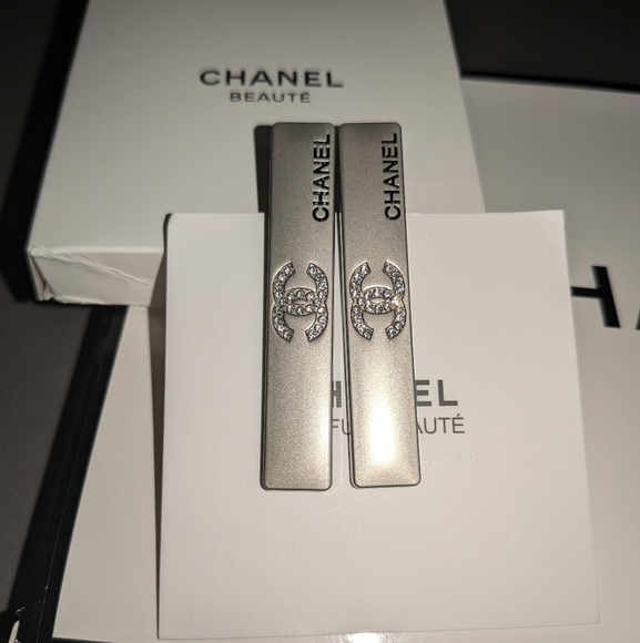 New With Box Chanel Beauty Hair Clip Gift Set 2 Pcs Rare Silver - Picture 4 of 7